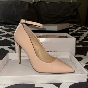Wild diva, nude/light pink heels, worn once, size 8